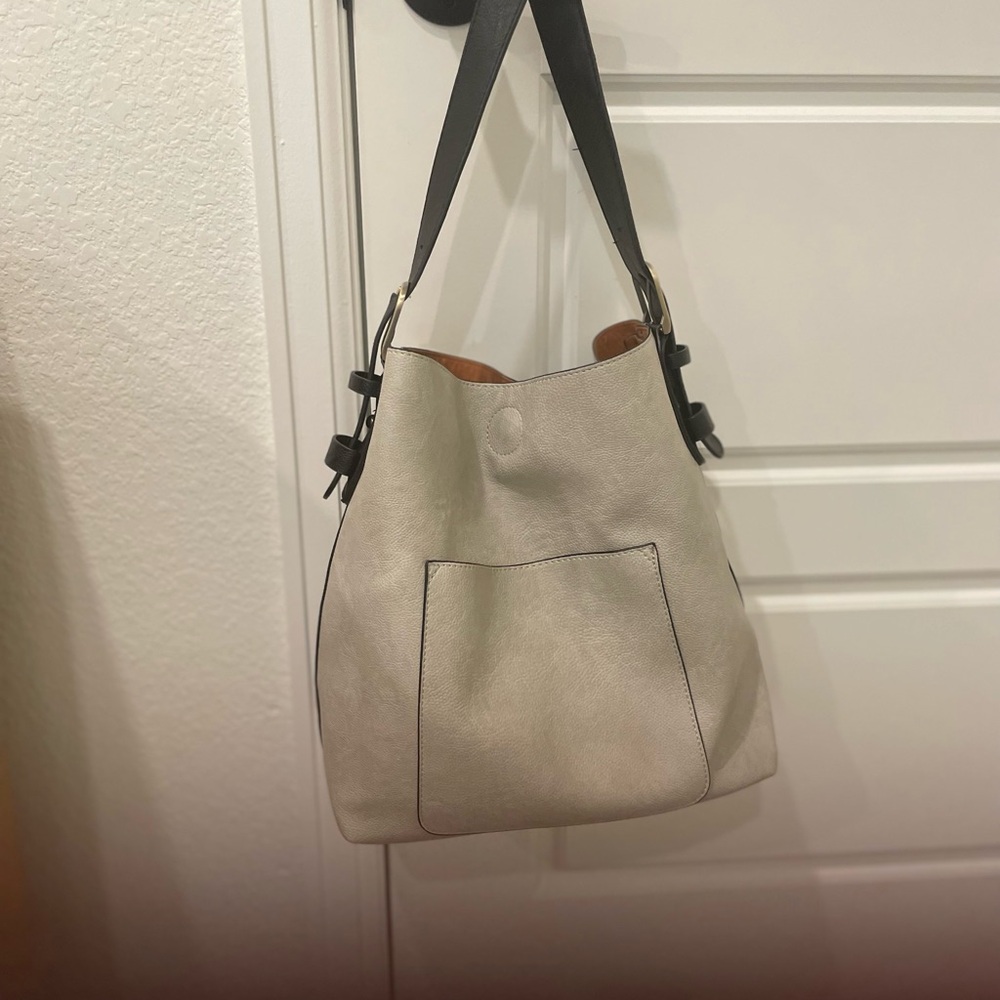 Elegant Cream Shoulder Bag